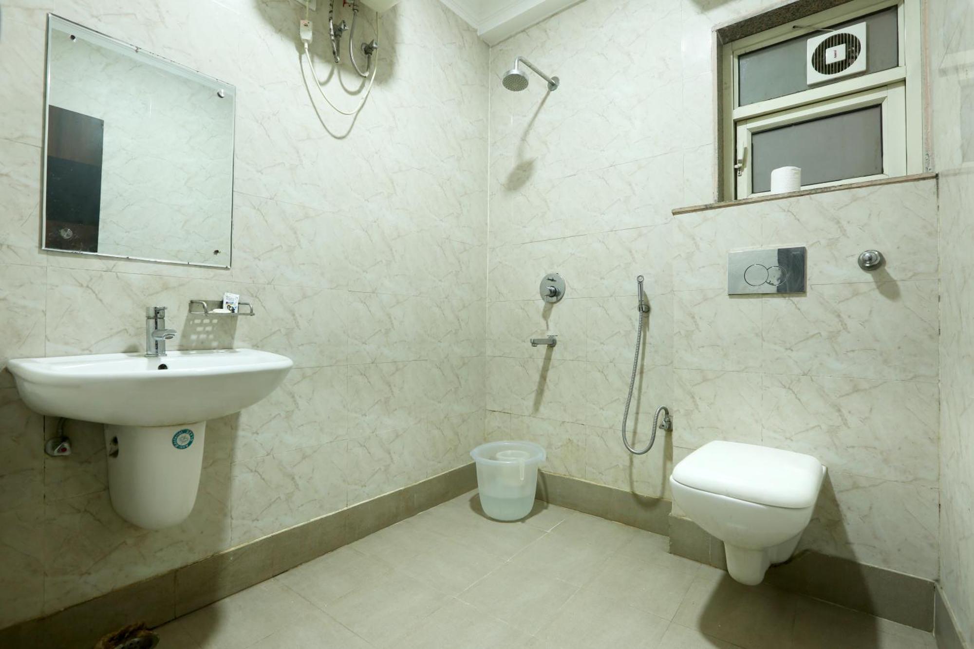 Sky View Near Delhi Airport Bed & Breakfast 3*